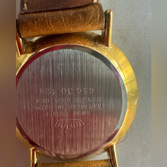 Hand watch for women - Picture 2 of 2